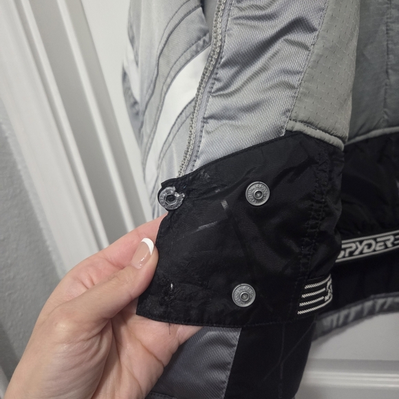 Spyder XT.L Girl Reflective Silver & White Waterproof Winter Ski Jacket Size 14 - Picture 10 of 16